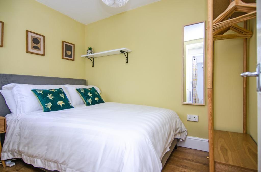 Cosy Lichfield Apartment 외부 사진